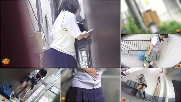 EE-186 Schoolgirls public pantypooping accidents. Voyeur in the alley.