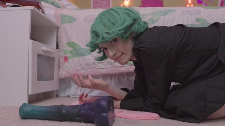 ManyVids presents Tweetney in Tatsumaki needs some extra cash