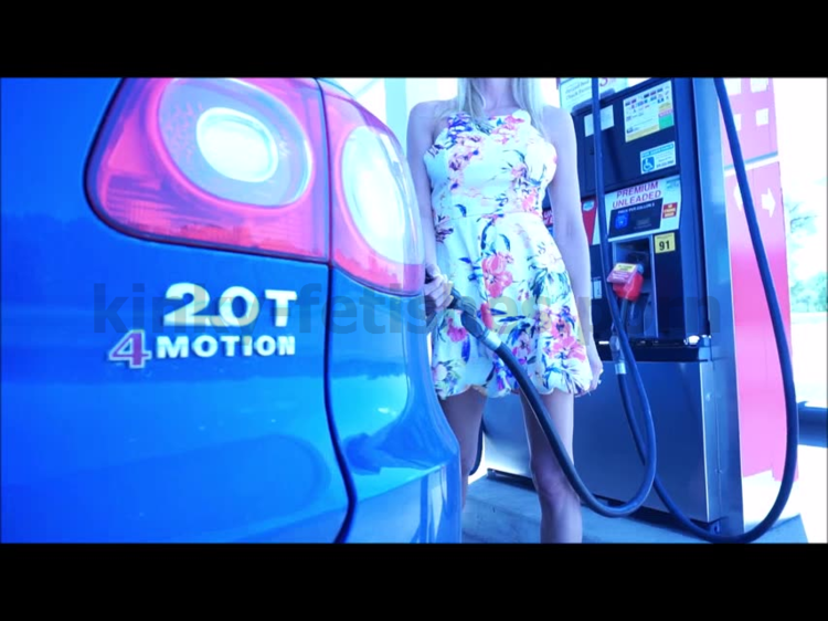 ManyVids presents TianaLive in hollyhotwife – Gas Station Flashing