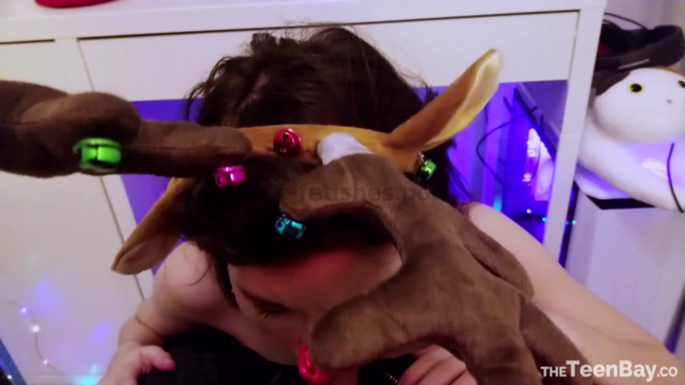 ManyVids  Kawaiiikitten  Reindeer Sucking You Under Your Desk  Blowjob,Brunette,Cosplay,Cumshots  Release (April 14, 2018)