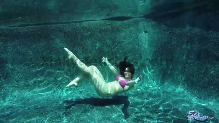 SexUnderWater presents kiki  sweet1 12k