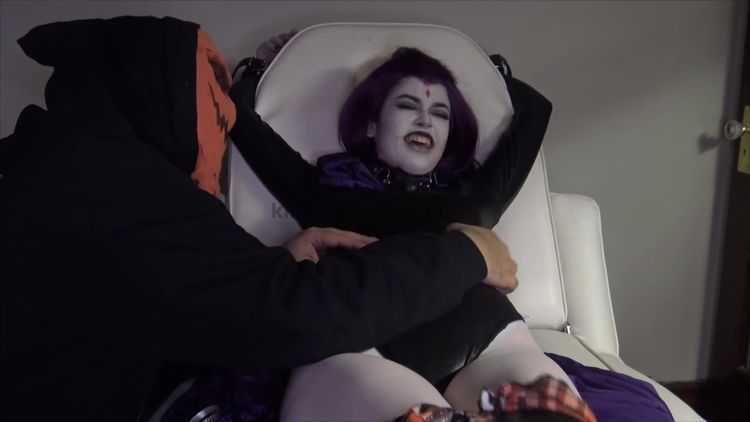 Soles tickling – The Tickle Room – Raven CAPTURED