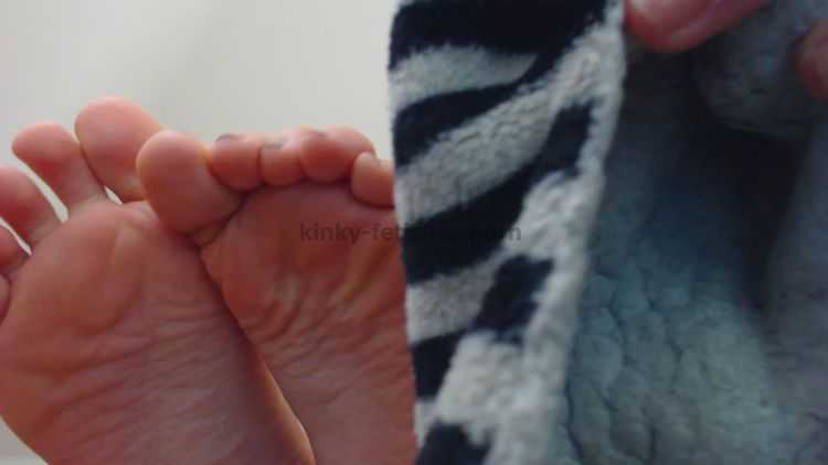 Barefoot – Savage Fetishes – Sweaty Feet Jerk Encouragement