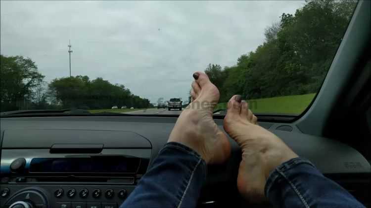 Toes pointing – Mo Rina – mature feet on dashboard