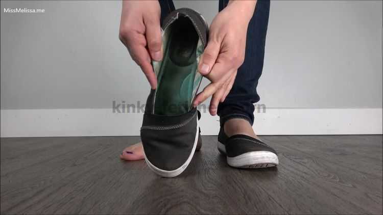 Foot worship – Miss Melissa – Old Keds Flats