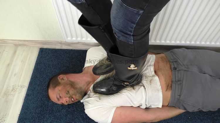 Foot domination – Smashed Face Under Dirty Boots