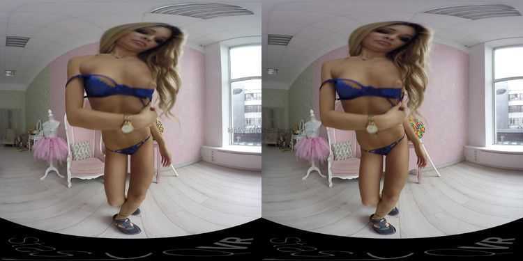 virtual reality - StasyQVR presents Blonde Dances and Strips original 18 LR 180