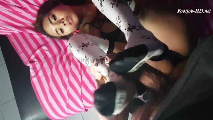 handjob - Kinky Socks – Sexy Latina gives blowjob and sockjob