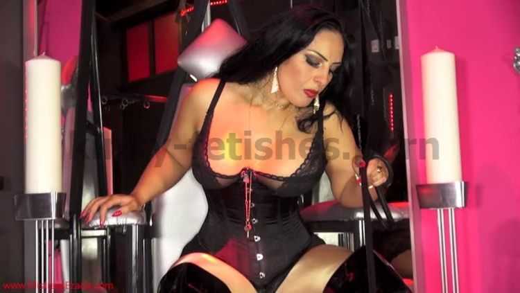 Mistress Ezada Sinn – Men are made to be used