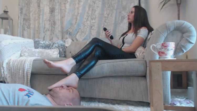 Dominatrix Victoria Black – Human Footstool