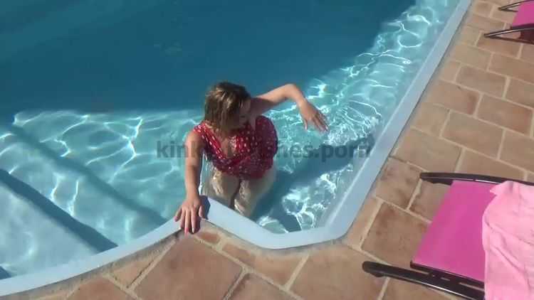 Online video Penny Lee - Clothed Dip in the Pool - ManyVids hardcore