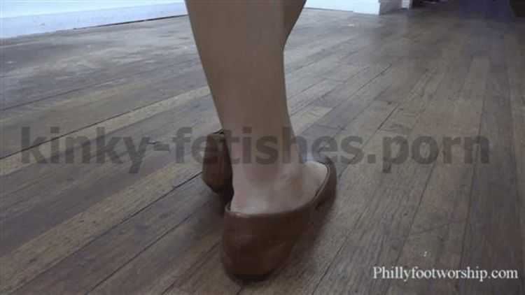 Porn online Philly Foot Worship - Jasmine - Inside Stinky flats femdom