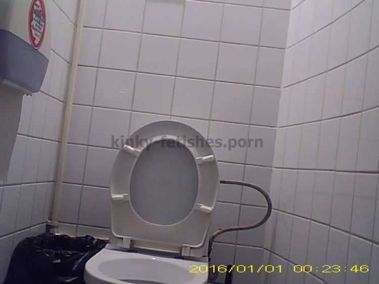 Online Tube Hidden camera in the student toilet 10 - voyeur