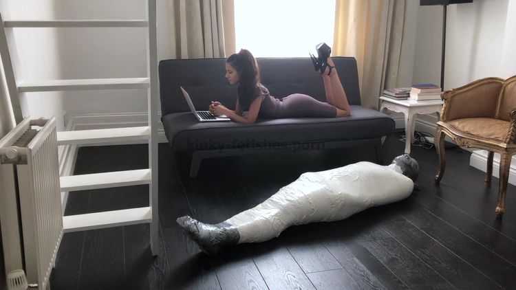 Porn online Maya Sin - Struggling In Mummification - Ignore