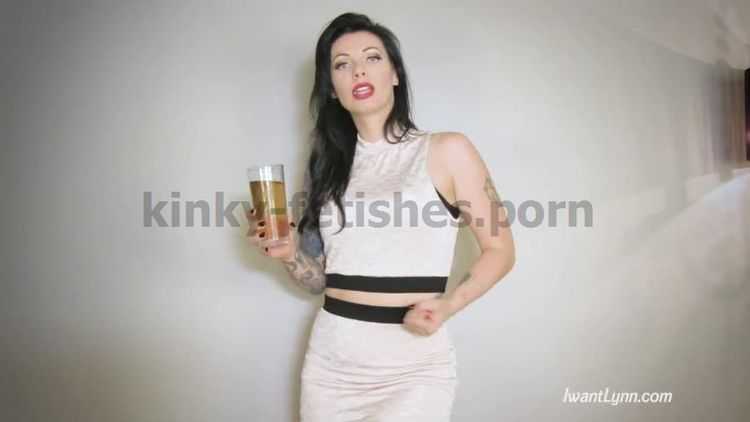 Online femdom video Domina Lynnette - Loser Cocktail