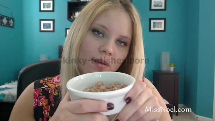 Online femdom video Miss Noel Knight - Spit In Your Food