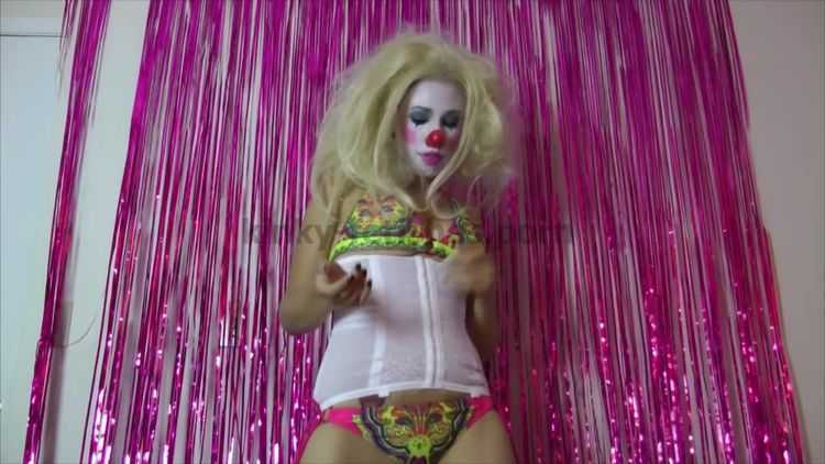 Online femdom video Kitzi Klown - Juggling Game