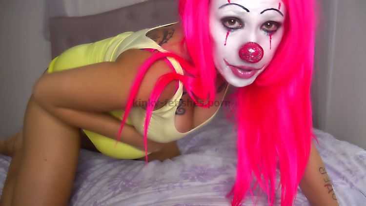 Online femdom video Kitzi Klown - Pregnant Clown In Labor