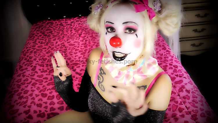 Online femdom video Kitzi Klown - Clown Queen Findom