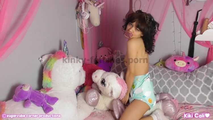 Porn online ManyVids presents Kiki Cali – Diapered and paci unicorn stuffie humping (MP4, HD, 1280×720) Watch Online or Download!