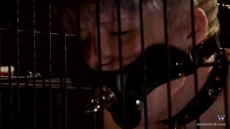 Porn tube Kat in a Cage