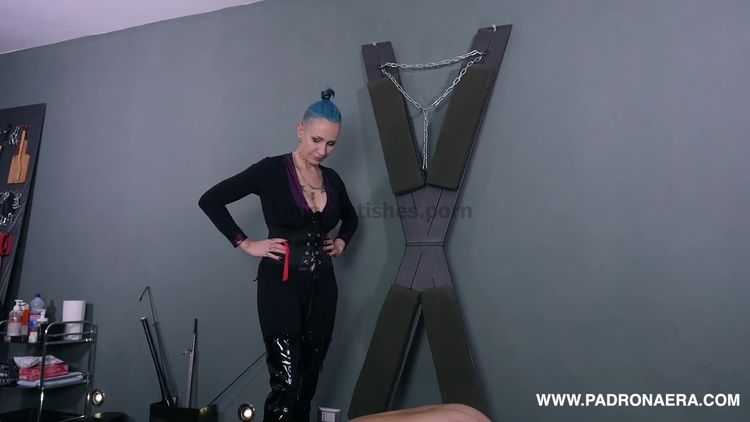 Online Fetish video [Femdom 2019] Padrona Era – PIG CBT AT THE CROSS [CBT, BALL ABUSE]