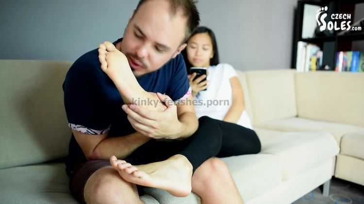 Online Fetish video Czech Soles - Foot worship during Vietnamese language lesson