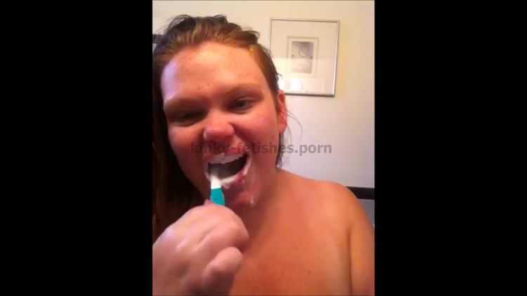 Porn tube CurvyRedhead - Brush Teeth