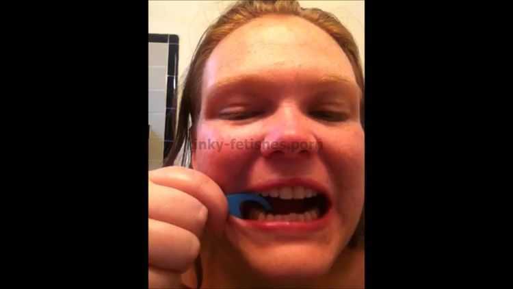 Porn tube CurvyRedhead - Flossing