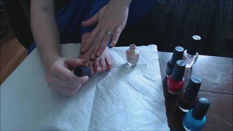 Porn tube CanadianSammy - Sammy Paints Her Toenails