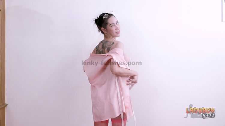 Online shemale video Very Naughty Patty In Pink!