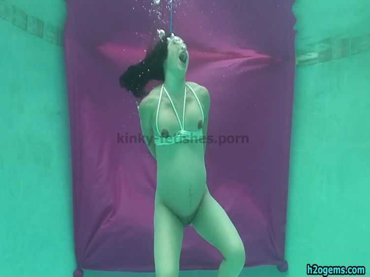 Porn tube Pregnant Underwater Bondage