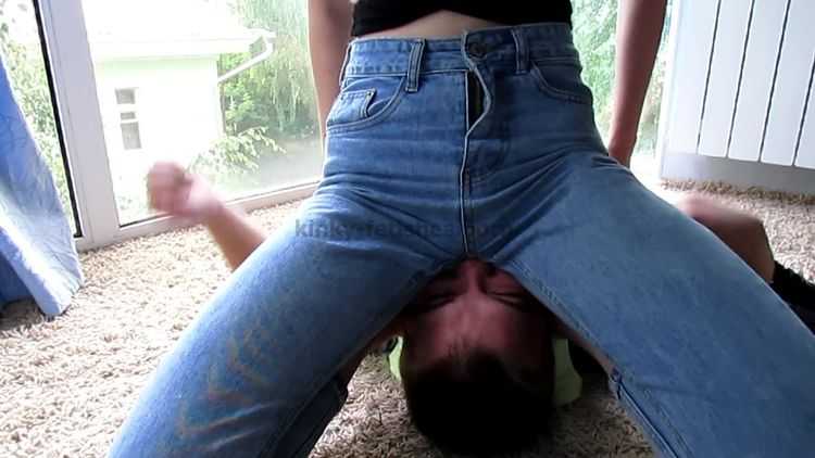 Porn tube Painful Facesitting in Jeans -