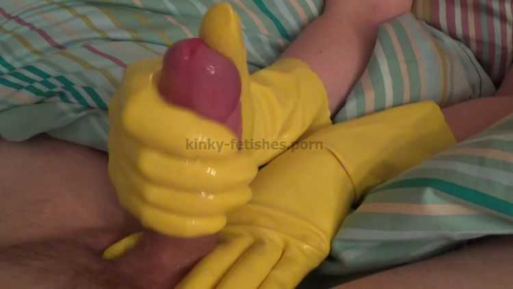 Porn tube Scarlett Winter – Household Rubber Gloves Handjob 1080 HD