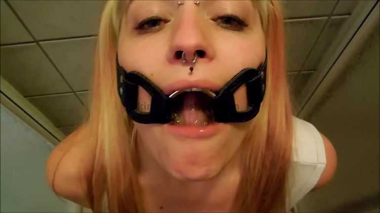 Porn online PervyPixie - Pervy Pixie Gagged While Drinking Piss (FreeStuff)