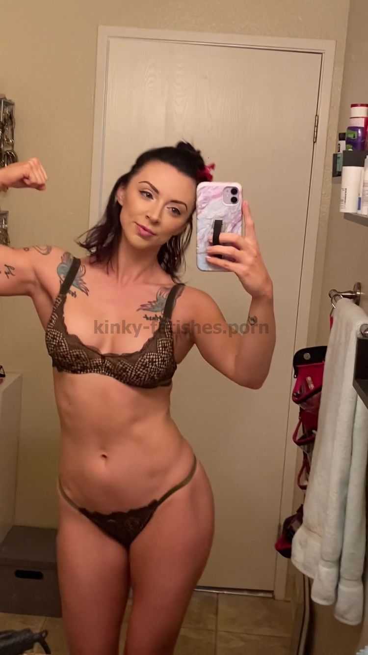 Porn online OnlyFans presents London Lix in 2019-11-19 Body check. Good morning from me and my obliques. What