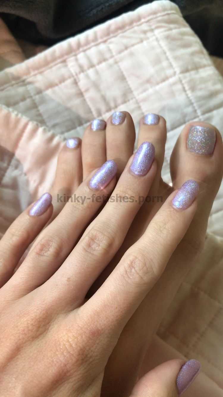 Porn online OnlyFans presents London Lix in 2019-10-16 Suuuuper sparkly holographic mani pedi. Thanks to the