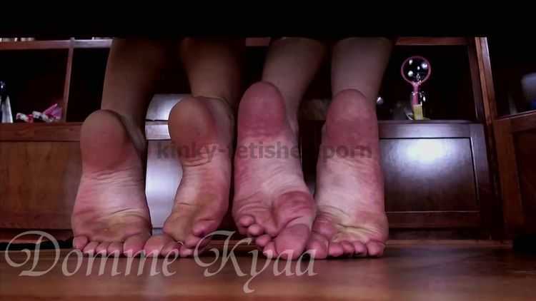 Porn online Toes – Goddess Kyaa, Leah Star – Cum Quick! For Our 4 Wrinkled Soles!