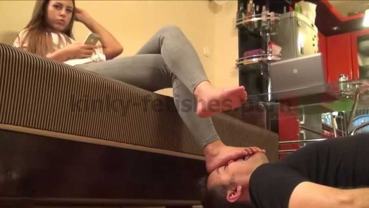 Porn online Foot humiliation – ELIZABETH – ‘Home With The Loser’ – Face As A Footstool And Ignoration