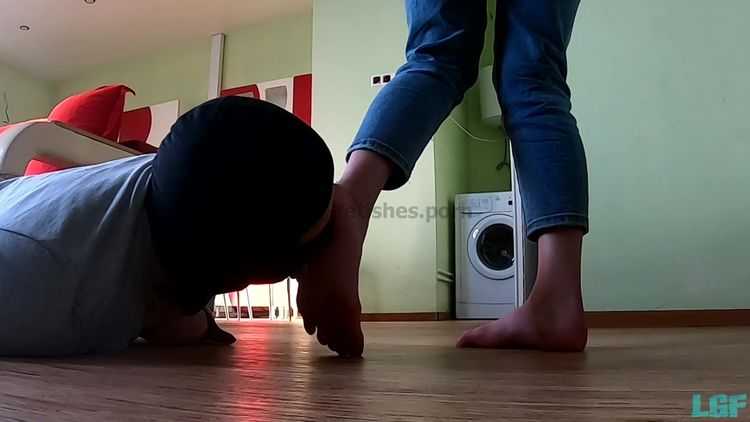 Porn online Foot+worship – LICKING GIRLS FEET – NATA – Humiliation me