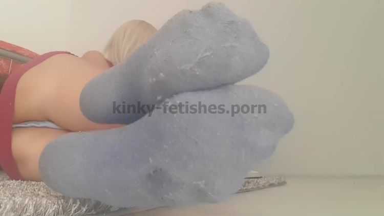 Video online Goddess Nika - Dusty Socks Serve