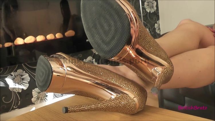 Video online Britishbratz - Princess Emma - Emma Gold Shoes Hd