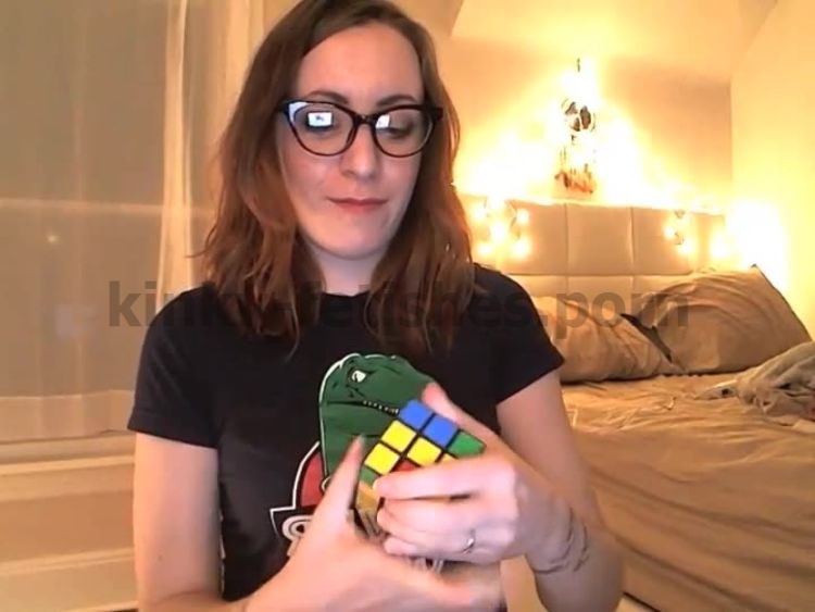 Video online Morrigan - Rubiks Cube Masturbation Challenge