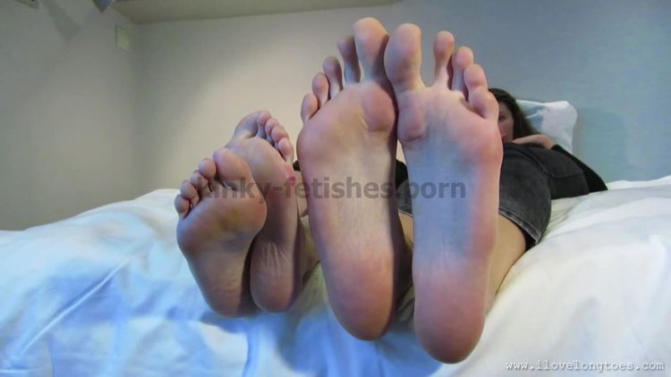 Video online I Love Long Toes - Foot comparison