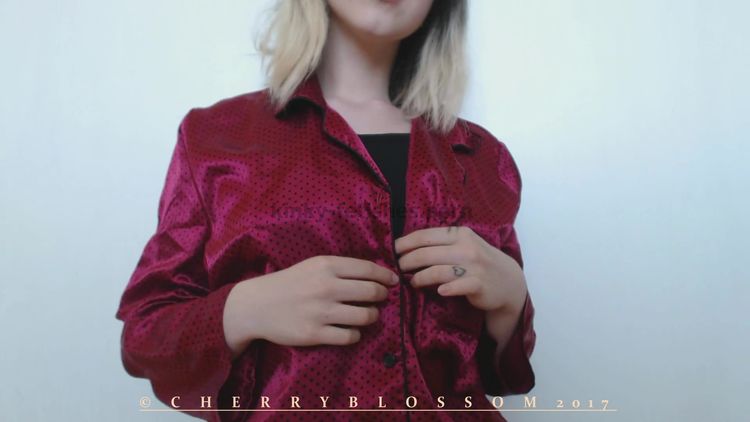 Video online Misstress Liliya - Follow My Voice JOI