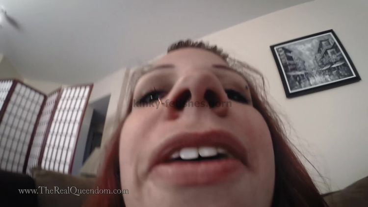 Video online The Real Queendom - Starry Swallows A Needy Fan - Giantess