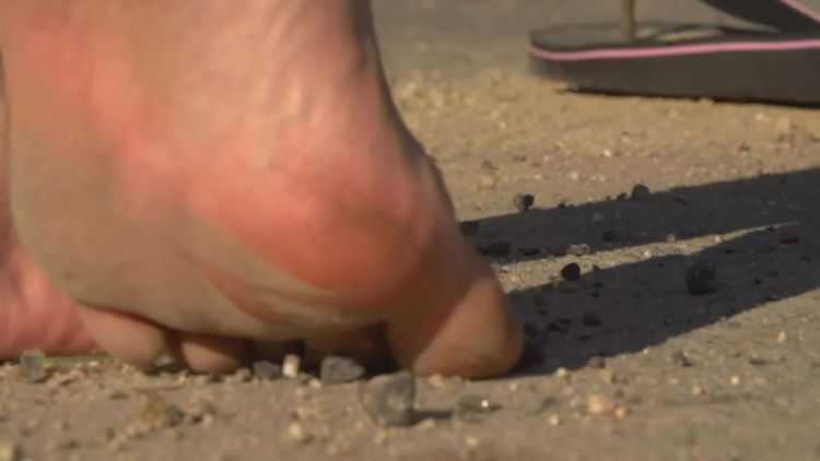 Renee’s Soles on a Warm California Day – Female Domination, Footlicking