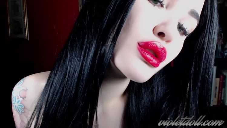 Violet Doll – The Power of Red – Worship Violet Doll, Red Lips