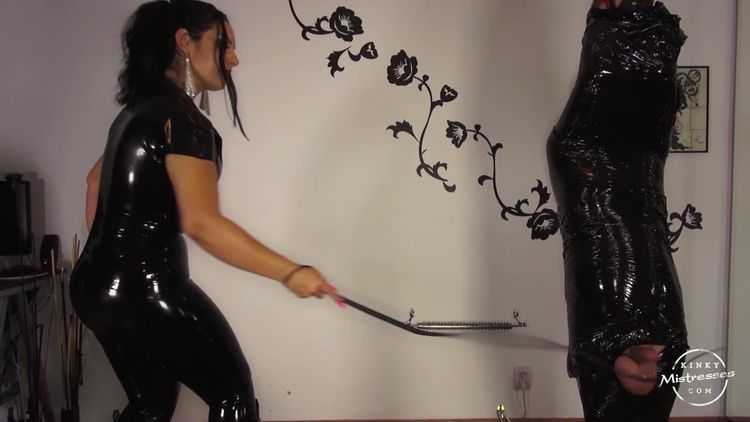 Video online KinkyMistresses – Big Ball´s Whipping