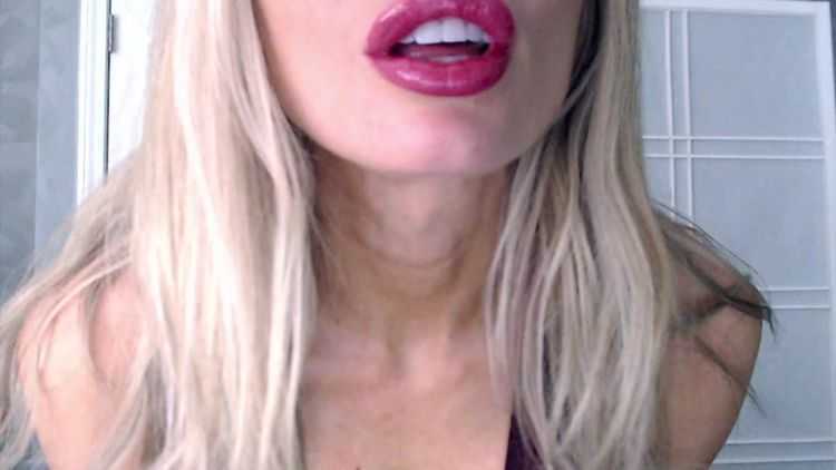 Kerri King – Lipgloss for my Princess Mouth – Lipstick Fetish, Femdom